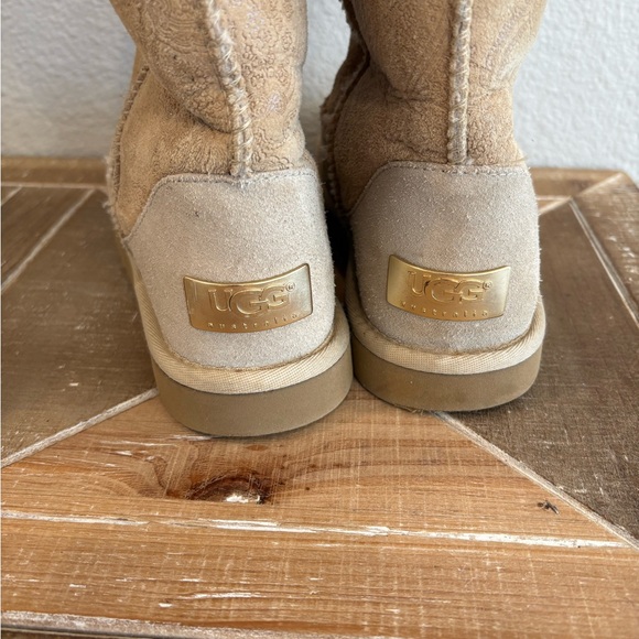 UGG Australia Tall Boots Paisley Embossed Women Size 6 AS IS - Picture 3 of 8